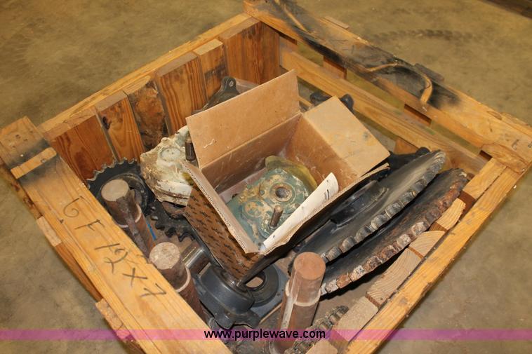 image for item W9324 Harsh Hydraulics unlimited mobile mix feed box