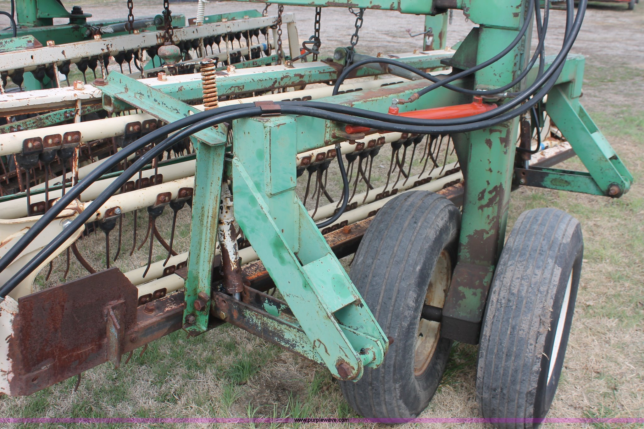 Allen rake in Lindsborg, KS | Item E2995 sold | Purple Wave