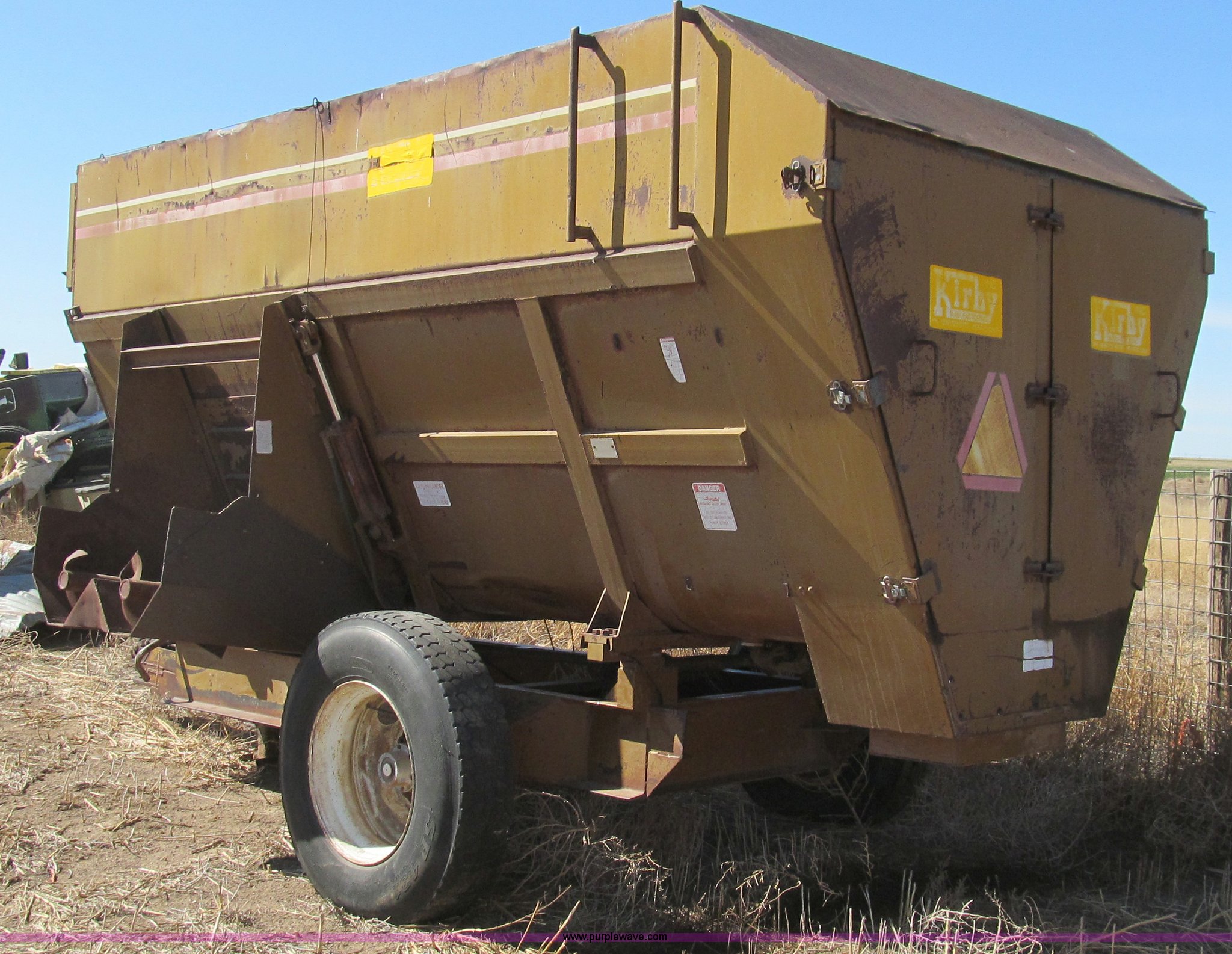 Kirby feeder/mixer trailer in Dalhart, TX Item G5666 sold Purple Wave