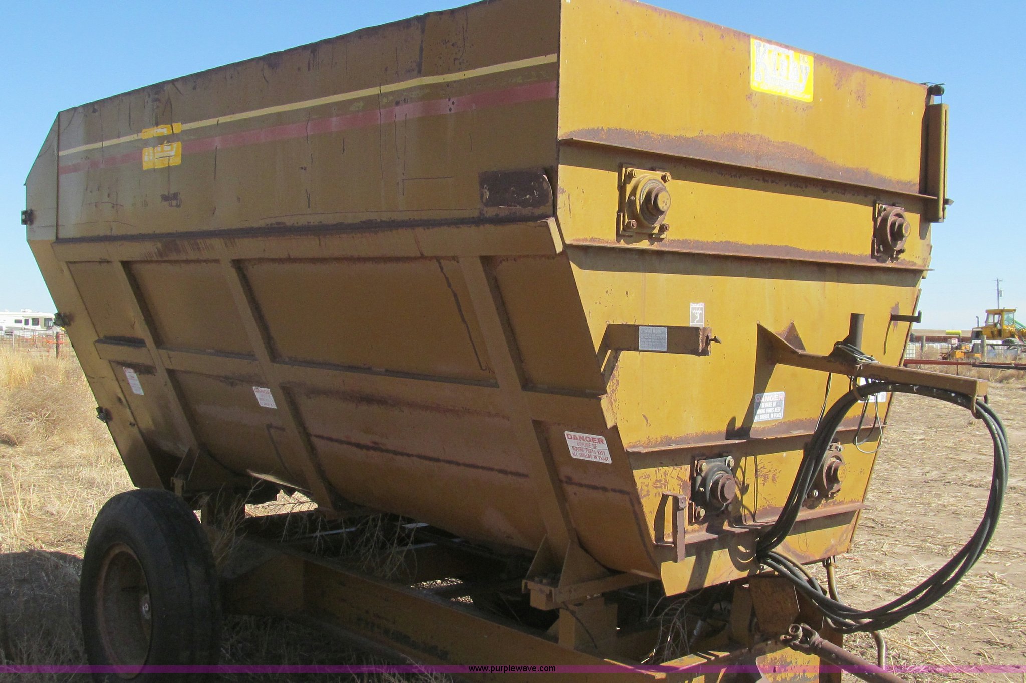 Kirby feeder/mixer trailer in Dalhart, TX Item G5666 sold Purple Wave