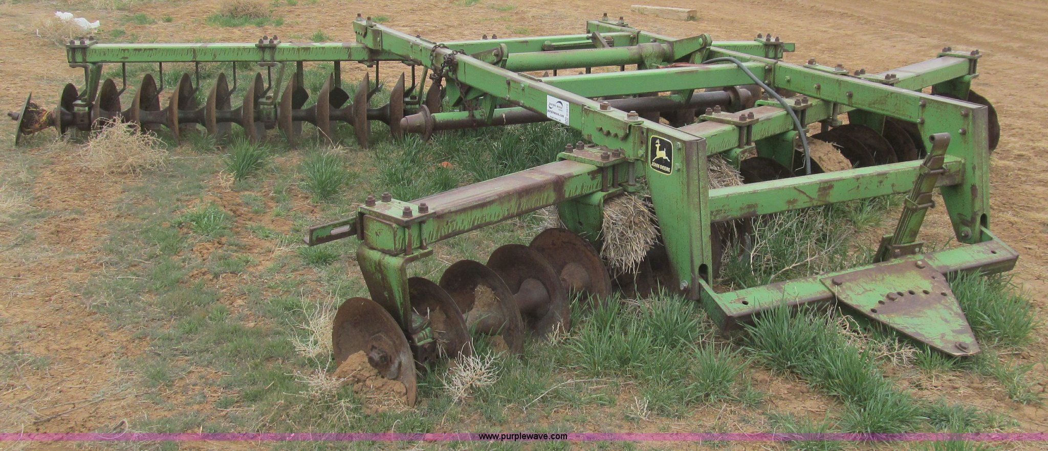 John Deere 425 offset disk plow in Bushland, TX Item G5673 sold