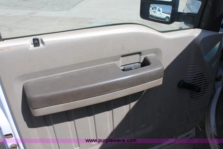 image for item AA9107 2010 Ford F350 Super Duty CrewCab pickup truck