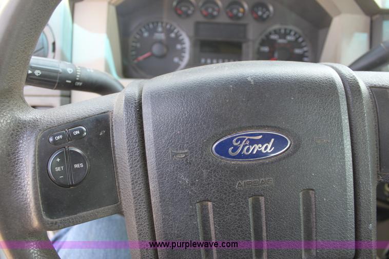 image for item AA9107 2010 Ford F350 Super Duty CrewCab pickup truck