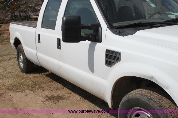 image for item AA9107 2010 Ford F350 Super Duty CrewCab pickup truck