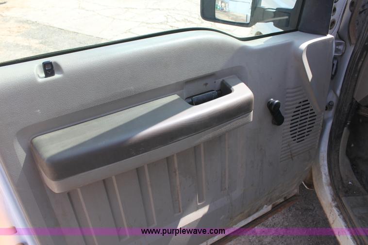 image for item AA9108 2010 Ford F350 Super Duty CrewCab pickup truck