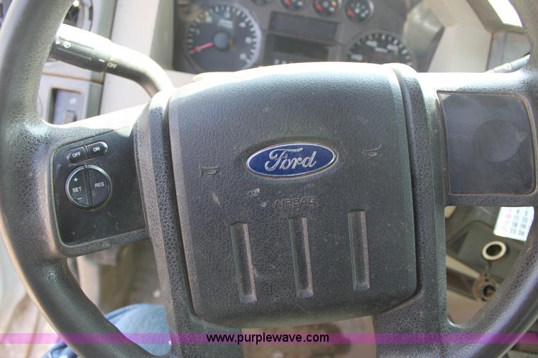 image for item AA9108 2010 Ford F350 Super Duty CrewCab pickup truck