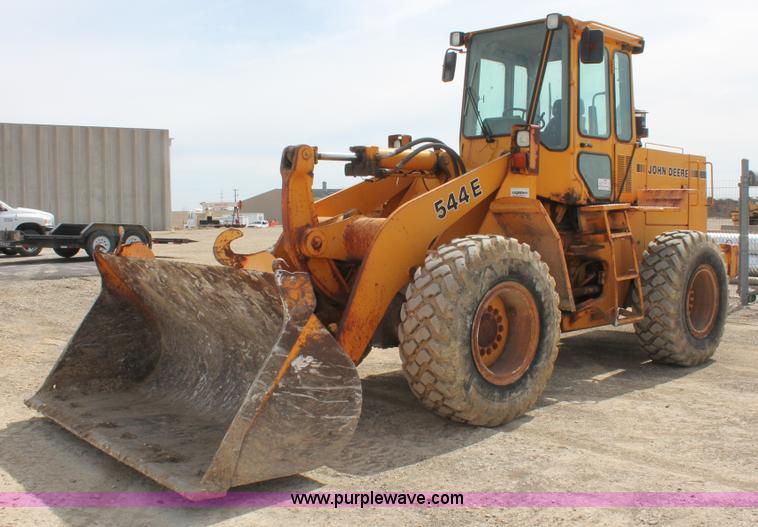 image for item E2919 1989 John Deere 544E wheel loader