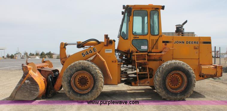 image for item E2919 1989 John Deere 544E wheel loader