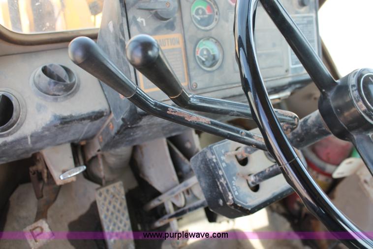 image for item E2919 1989 John Deere 544E wheel loader