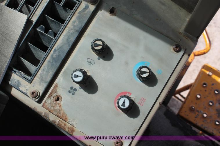 image for item E2919 1989 John Deere 544E wheel loader