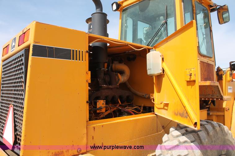 image for item E2919 1989 John Deere 544E wheel loader
