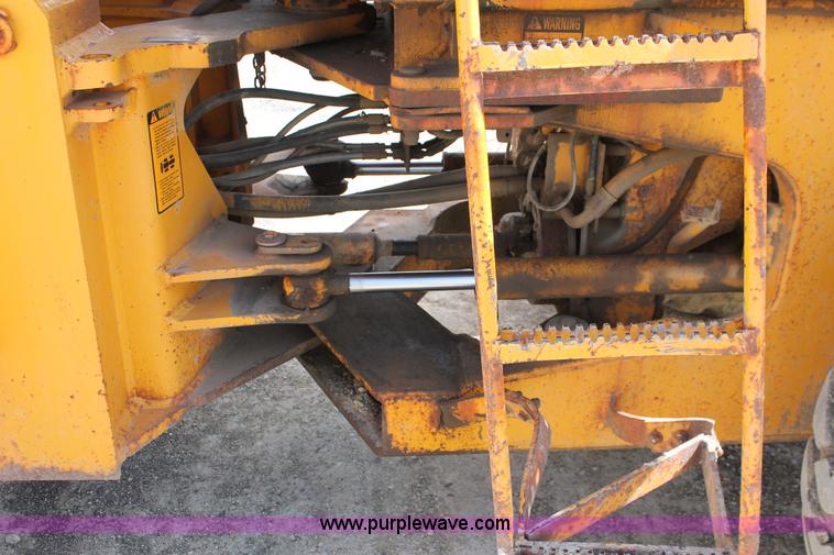 image for item E2919 1989 John Deere 544E wheel loader