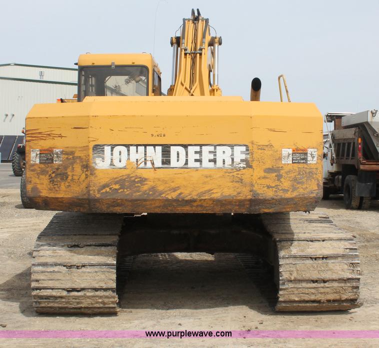 image for item E2922 1996 John Deere 690E LC excavator