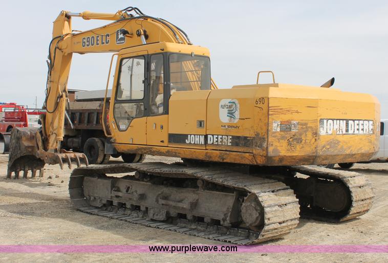 image for item E2922 1996 John Deere 690E LC excavator
