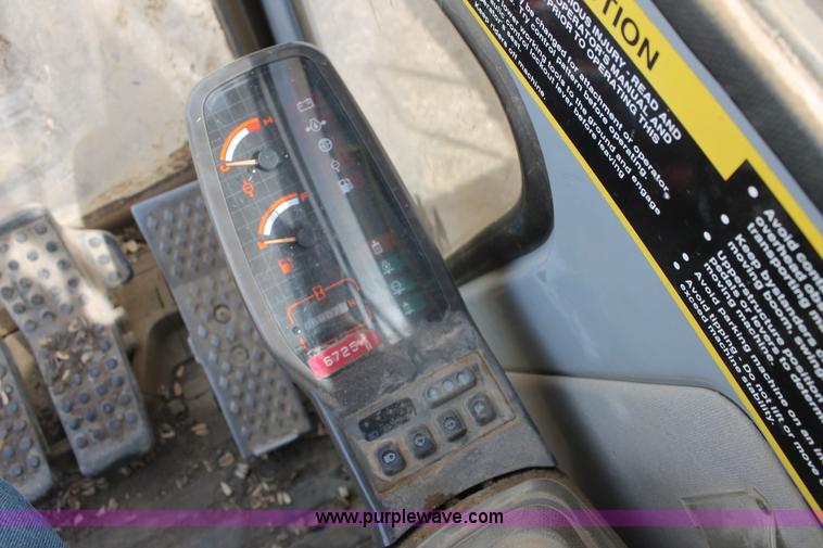 image for item E2922 1996 John Deere 690E LC excavator