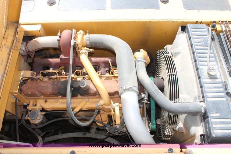 image for item E2922 1996 John Deere 690E LC excavator