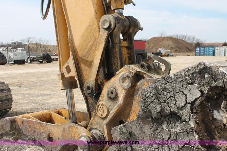 image for item E2922 1996 John Deere 690E LC excavator