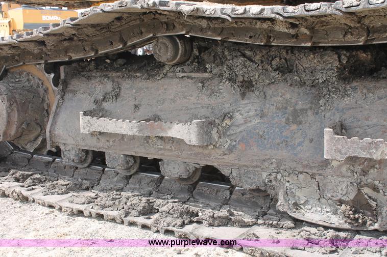 image for item E2922 1996 John Deere 690E LC excavator