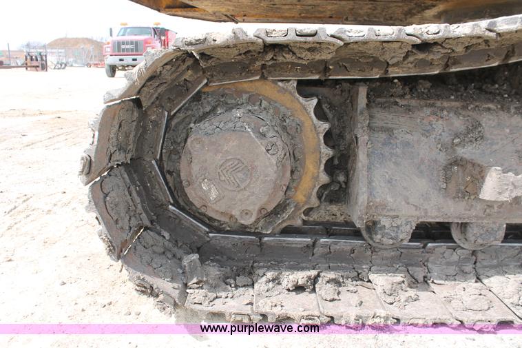 image for item E2922 1996 John Deere 690E LC excavator