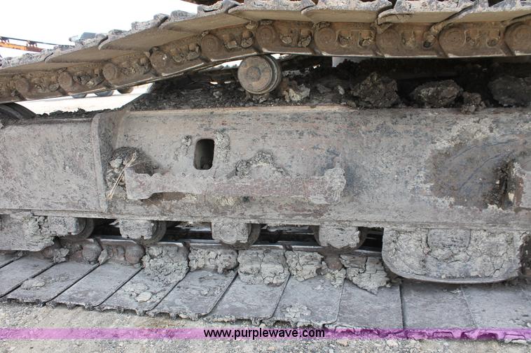 image for item E2922 1996 John Deere 690E LC excavator