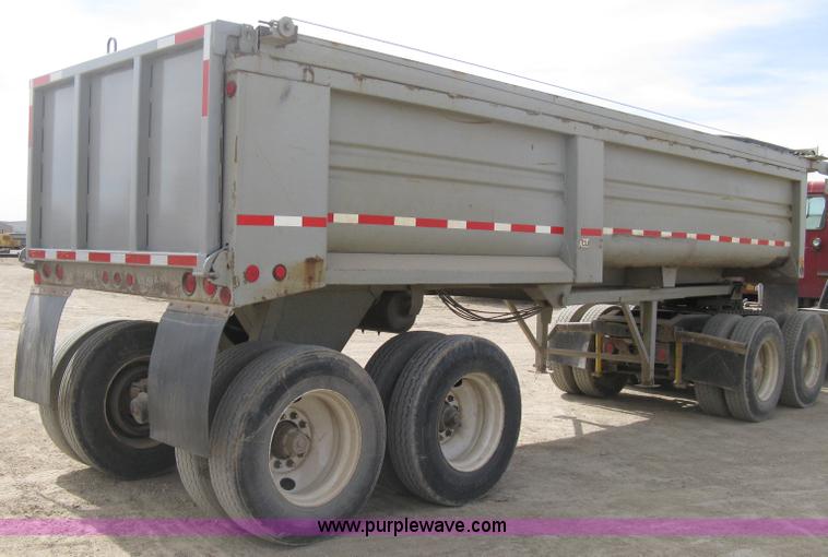 image for item E3210 1994 Clement HL2623 end dump trailer