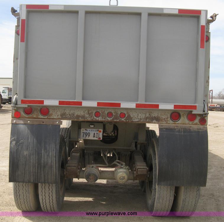 image for item E3210 1994 Clement HL2623 end dump trailer