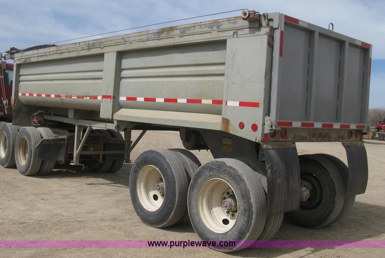 image for item E3210 1994 Clement HL2623 end dump trailer