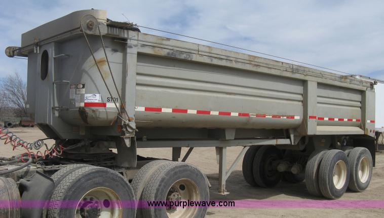 image for item E3210 1994 Clement HL2623 end dump trailer