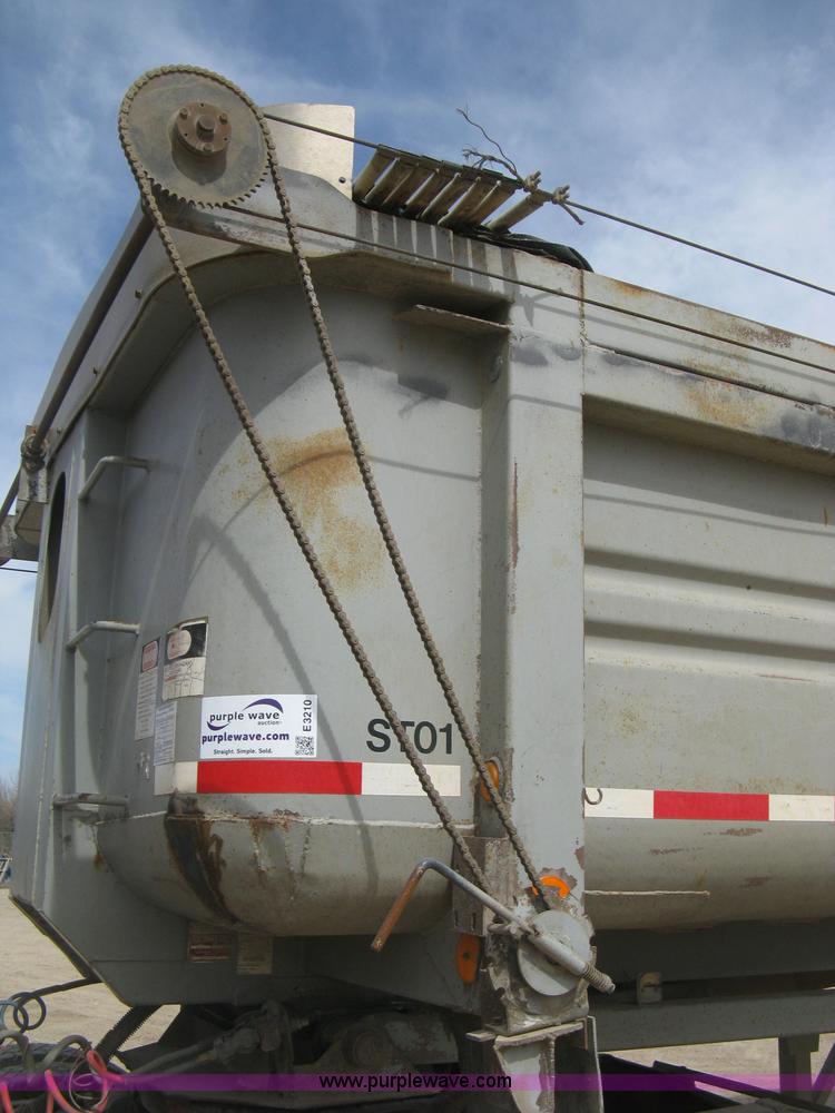 image for item E3210 1994 Clement HL2623 end dump trailer