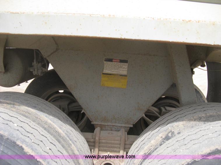 image for item E3210 1994 Clement HL2623 end dump trailer