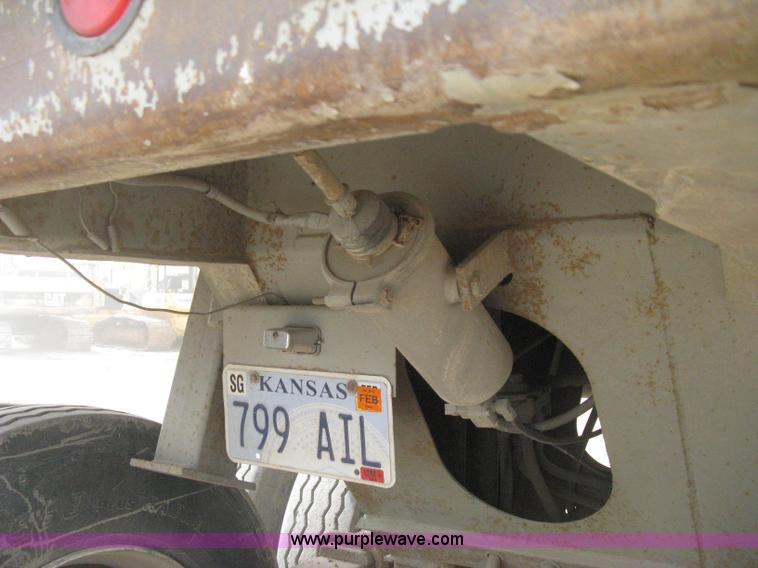 image for item E3210 1994 Clement HL2623 end dump trailer