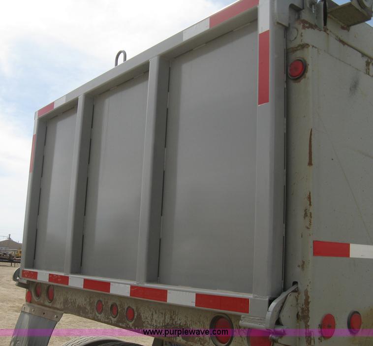 image for item E3210 1994 Clement HL2623 end dump trailer