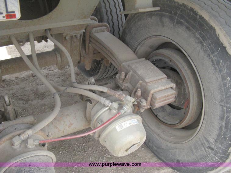 image for item E3210 1994 Clement HL2623 end dump trailer