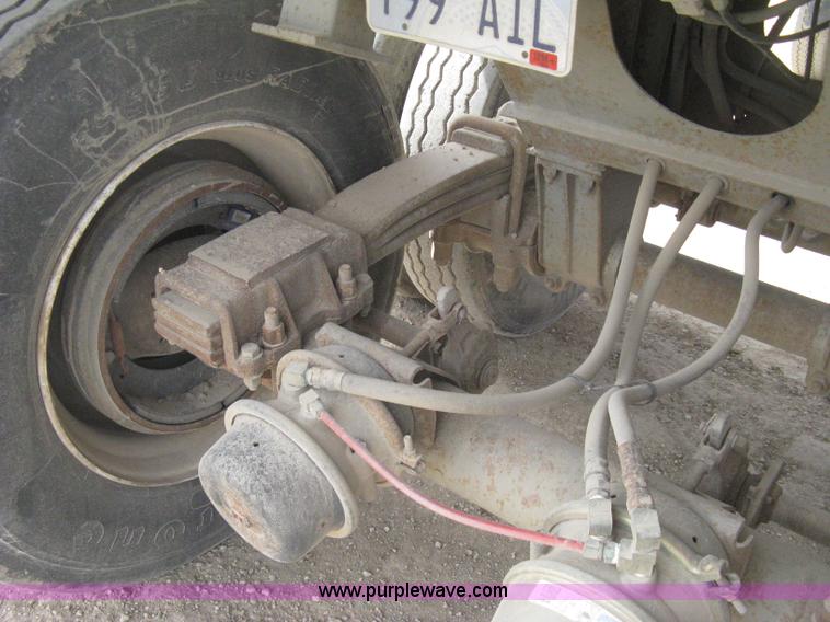 image for item E3210 1994 Clement HL2623 end dump trailer