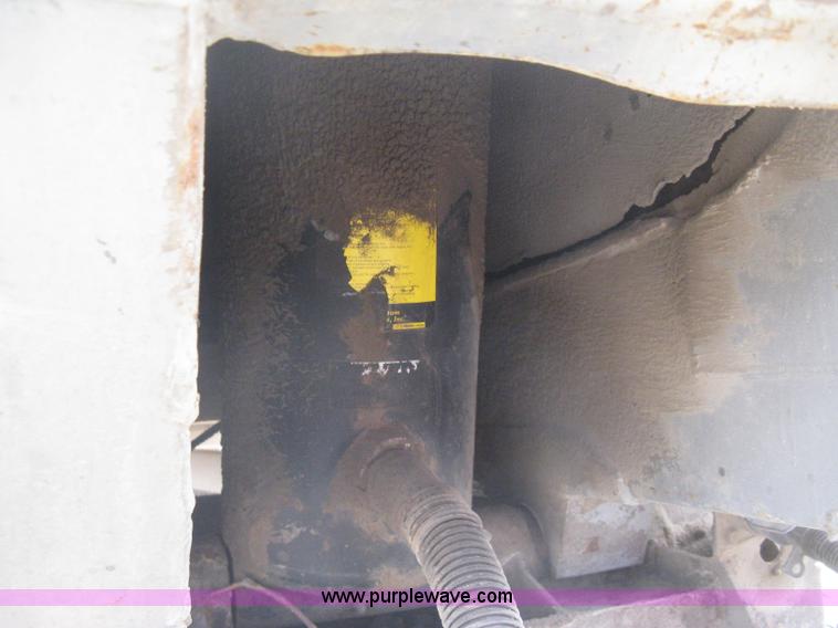 image for item E3210 1994 Clement HL2623 end dump trailer