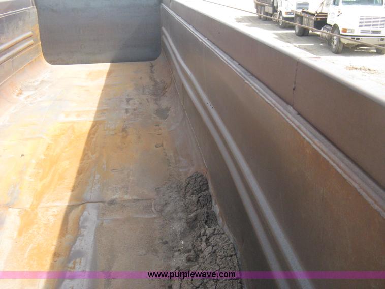 image for item E3210 1994 Clement HL2623 end dump trailer