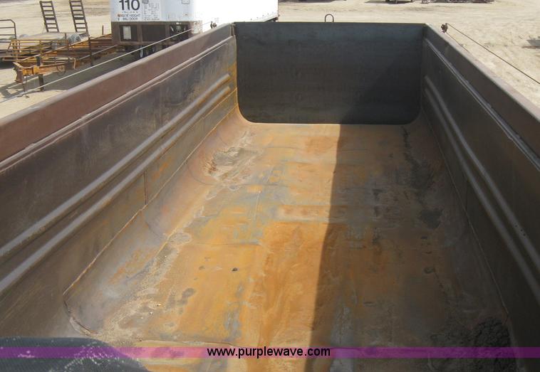 image for item E3210 1994 Clement HL2623 end dump trailer