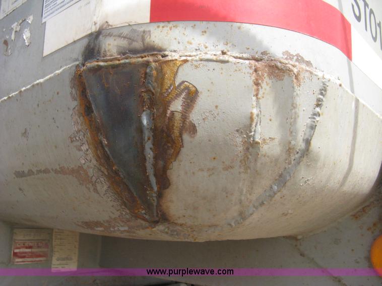 image for item E3210 1994 Clement HL2623 end dump trailer