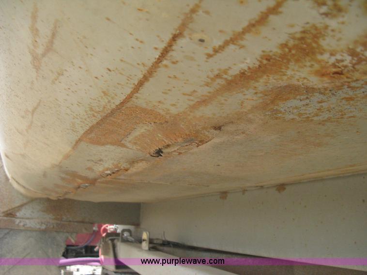 image for item E3210 1994 Clement HL2623 end dump trailer