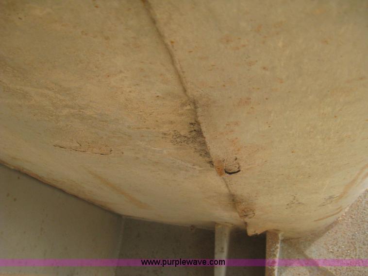 image for item E3210 1994 Clement HL2623 end dump trailer