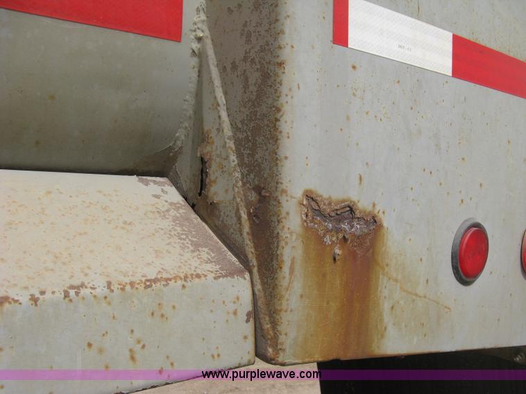 image for item E3210 1994 Clement HL2623 end dump trailer