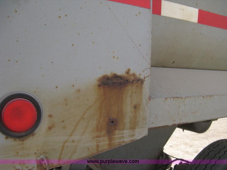 image for item E3210 1994 Clement HL2623 end dump trailer