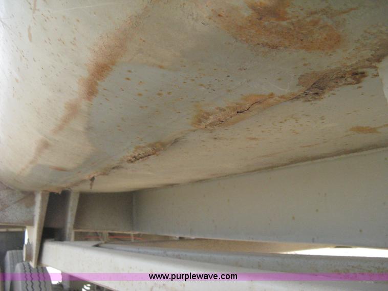 image for item E3210 1994 Clement HL2623 end dump trailer