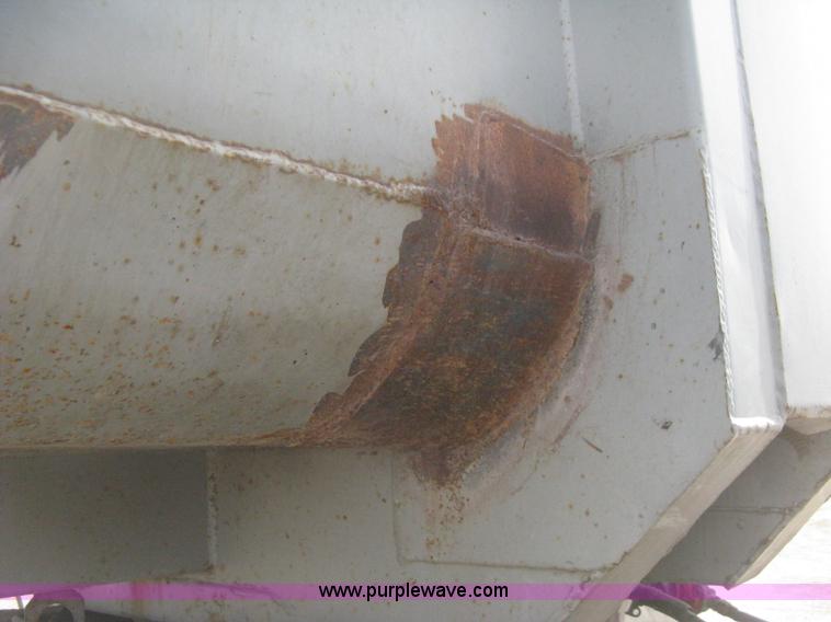 image for item E3210 1994 Clement HL2623 end dump trailer