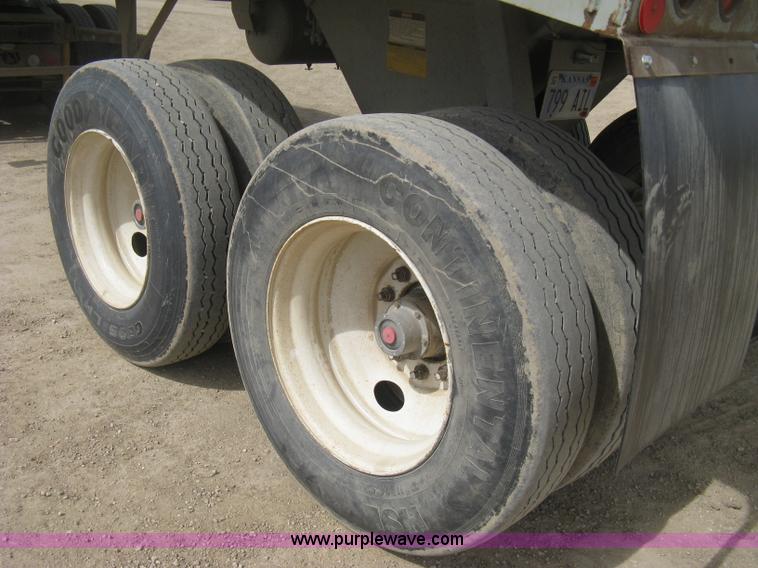 image for item E3210 1994 Clement HL2623 end dump trailer