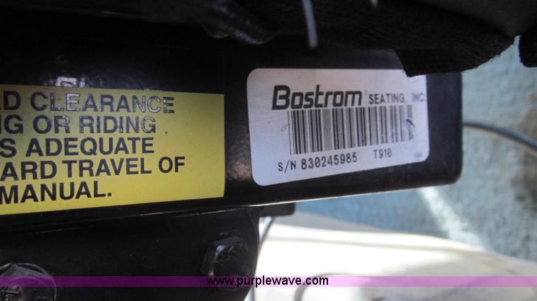 image for item E3792 2002 Chevrolet C7500 cab and chassis