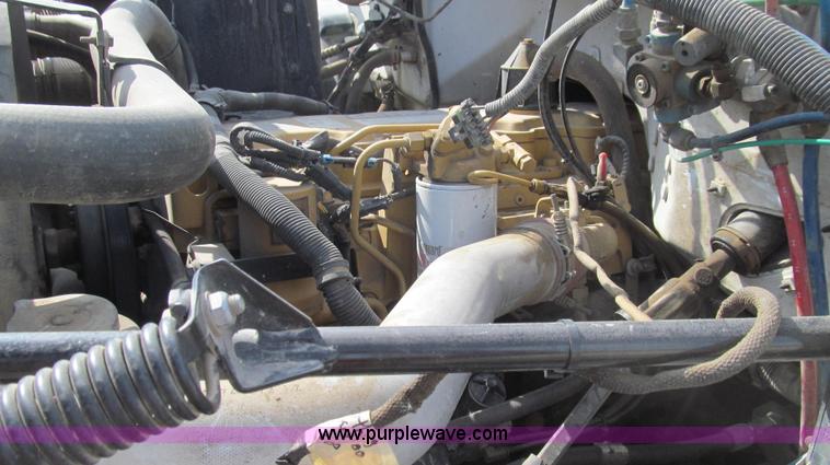 image for item E3792 2002 Chevrolet C7500 cab and chassis