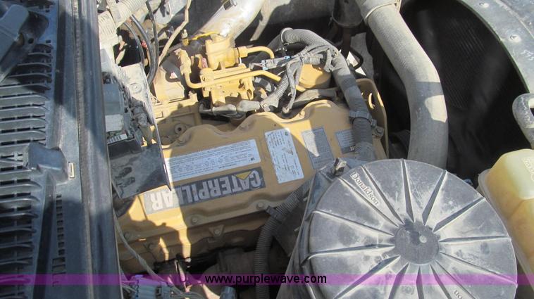 image for item E3792 2002 Chevrolet C7500 cab and chassis