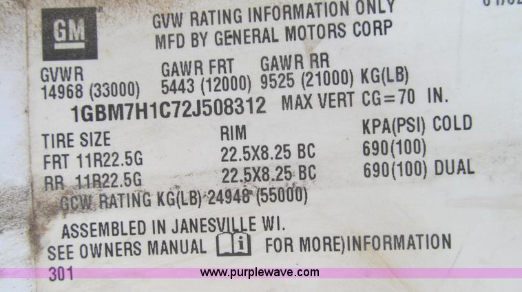 image for item E3792 2002 Chevrolet C7500 cab and chassis