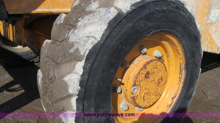 image for item E3793 2001 Case 570 LXT landscape loader